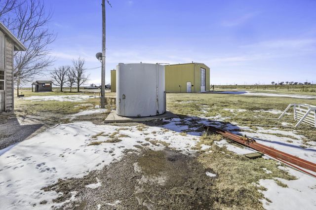 8275 County Road 4, Pampa, TX 79065