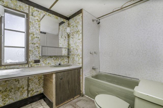 8275 County Road 4, Pampa, TX 79065