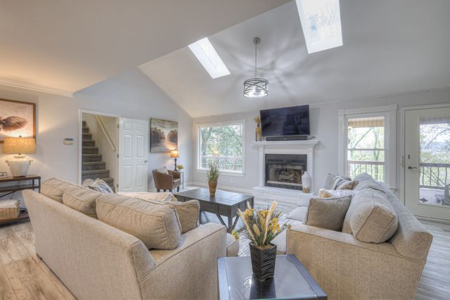 204 Hogan Ln, Columbia, TN 38401