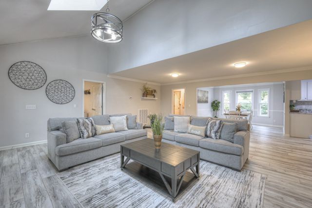 204 Hogan Ln, Columbia, TN 38401