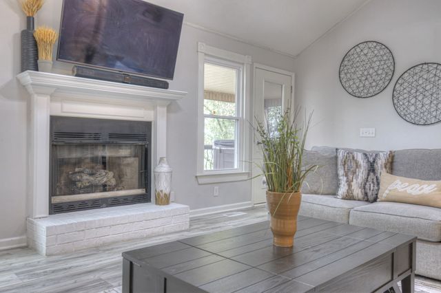 204 Hogan Ln, Columbia, TN 38401