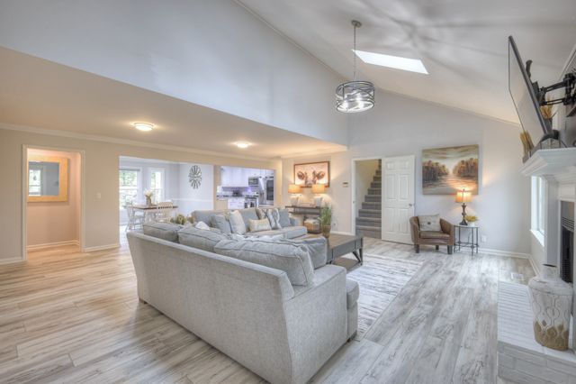 204 Hogan Ln, Columbia, TN 38401