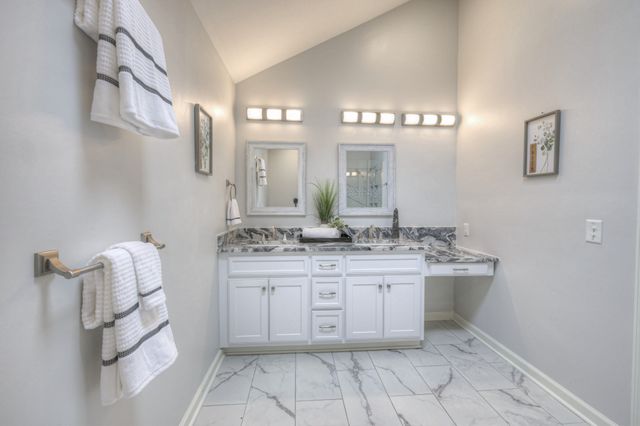 204 Hogan Ln, Columbia, TN 38401