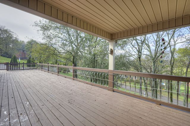 204 Hogan Ln, Columbia, TN 38401