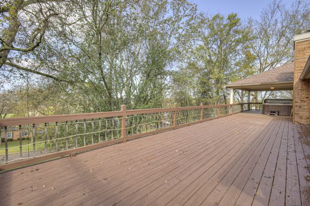 204 Hogan Ln, Columbia, TN 38401