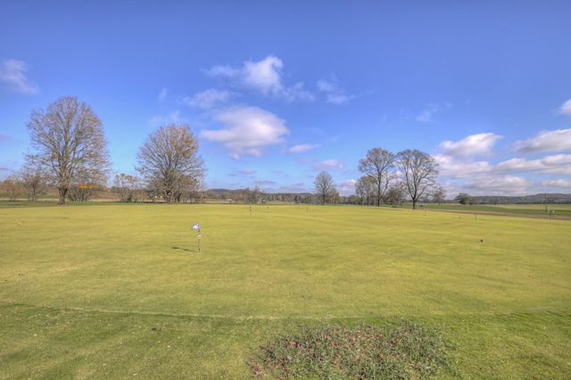 204 Hogan Ln, Columbia, TN 38401