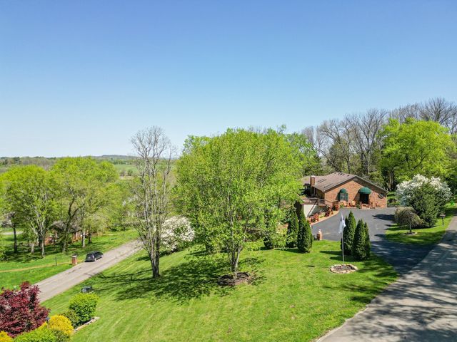 204 Hogan Ln, Columbia, TN 38401