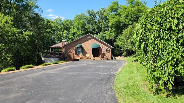 204 Hogan Ln, Columbia, TN 38401