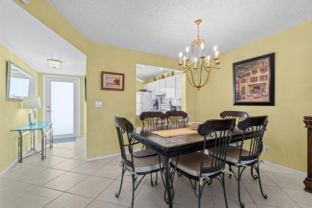 911 Gardenia Drive 249, Delray Beach, FL 33483