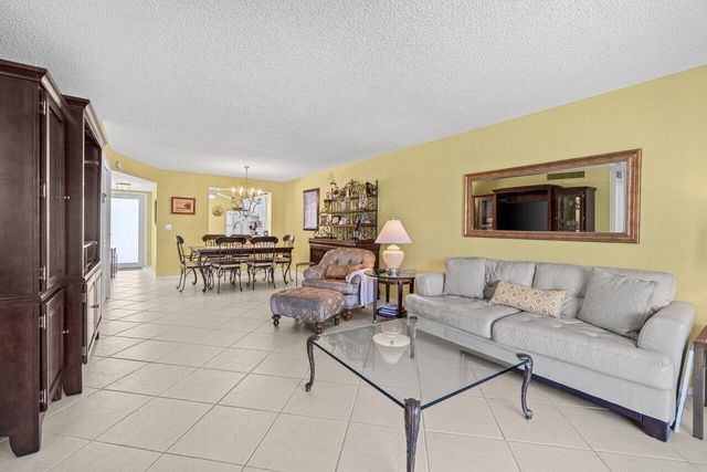 911 Gardenia Drive 249, Delray Beach, FL 33483