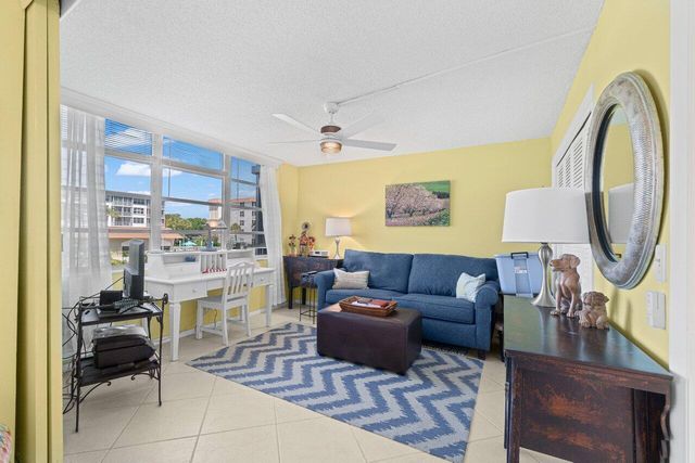 911 Gardenia Drive 249, Delray Beach, FL 33483