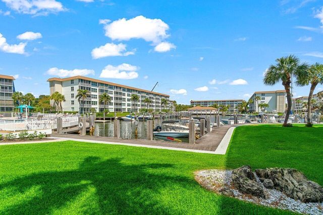 911 Gardenia Drive 249, Delray Beach, FL 33483