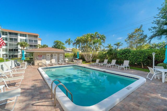 911 Gardenia Drive 249, Delray Beach, FL 33483