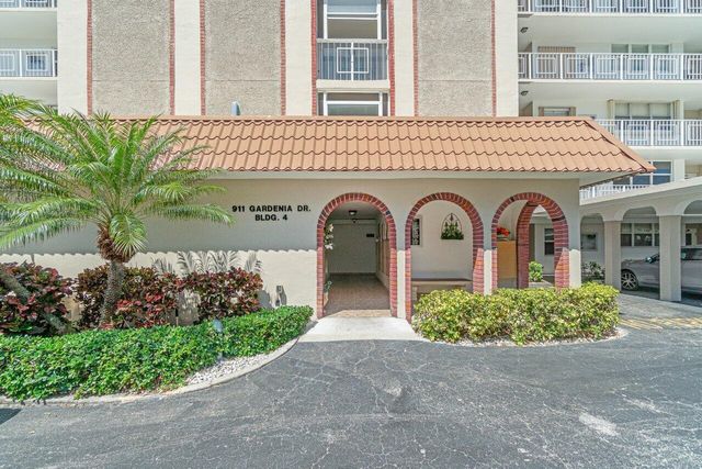 911 Gardenia Drive 249, Delray Beach, FL 33483
