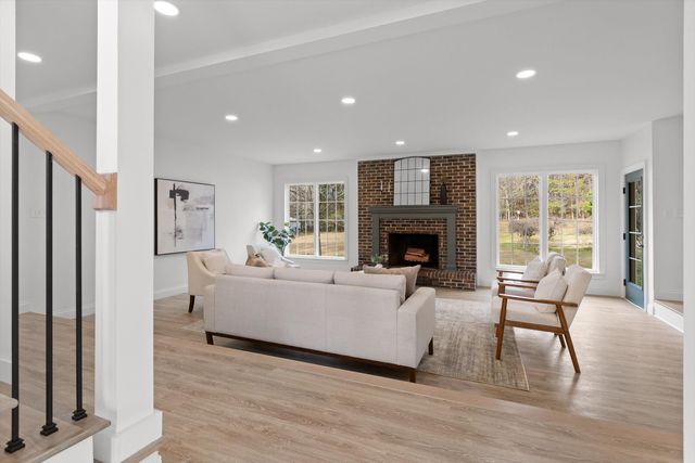 9049 Brittany Farm Lane, Ooltewah, TN 37363