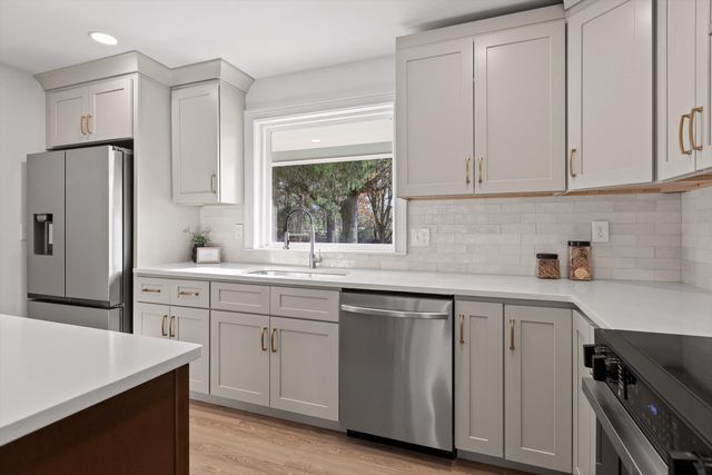 9049 Brittany Farm Lane, Ooltewah, TN 37363