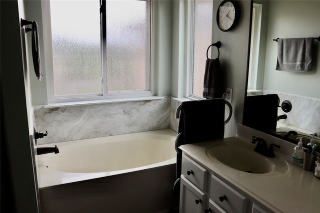 1222 Belmont Drive, Grand Prairie, TX 75052