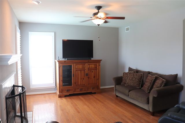 1222 Belmont Drive, Grand Prairie, TX 75052