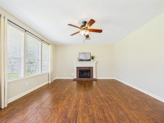 1711 Brill Drive, Friendswood, TX 77546
