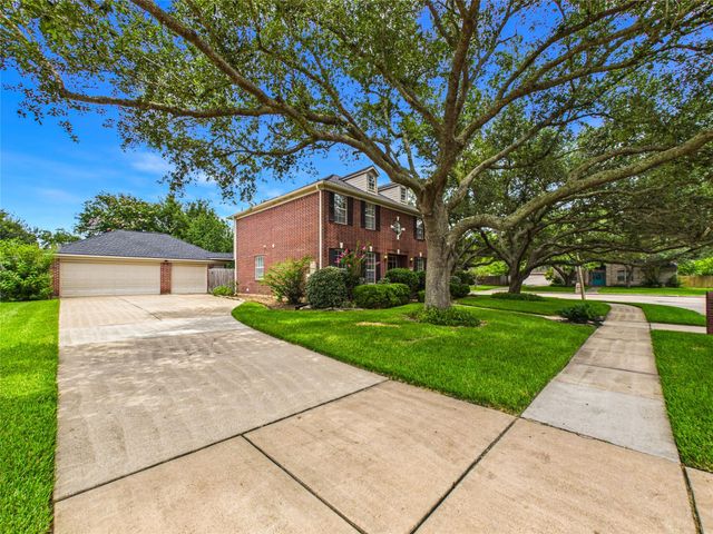 1711 Brill Drive, Friendswood, TX 77546