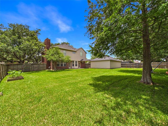 1711 Brill Drive, Friendswood, TX 77546