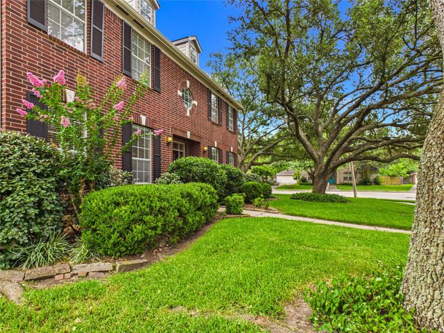 1711 Brill Drive, Friendswood, TX 77546