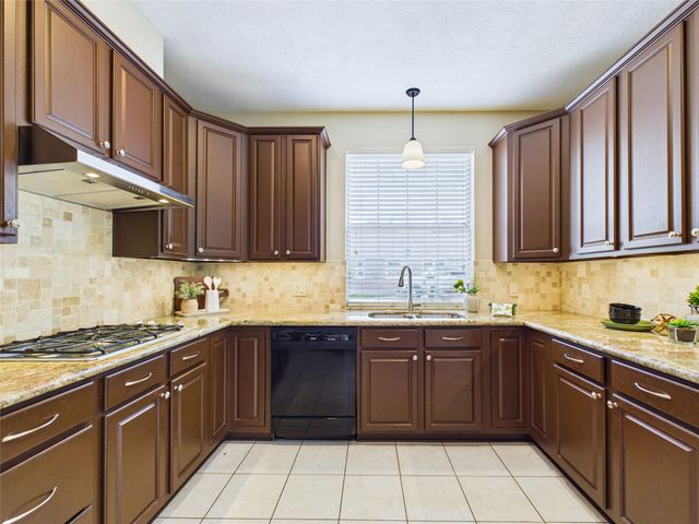 1711 Brill Drive, Friendswood, TX 77546