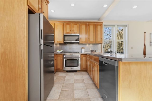 16 Harvard Way, Newbury, MA 01951