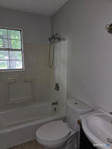 116 Angel Drive D, Waterbury, CT 06708