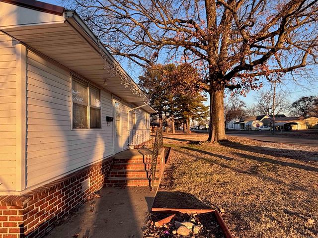 410 E Elm St, Walnut Ridge, AR 72476