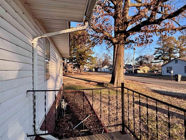 410 E Elm St, Walnut Ridge, AR 72476