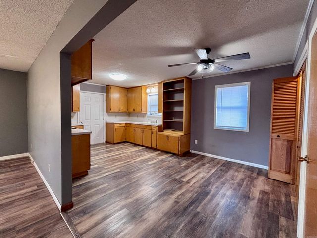 410 E Elm St, Walnut Ridge, AR 72476