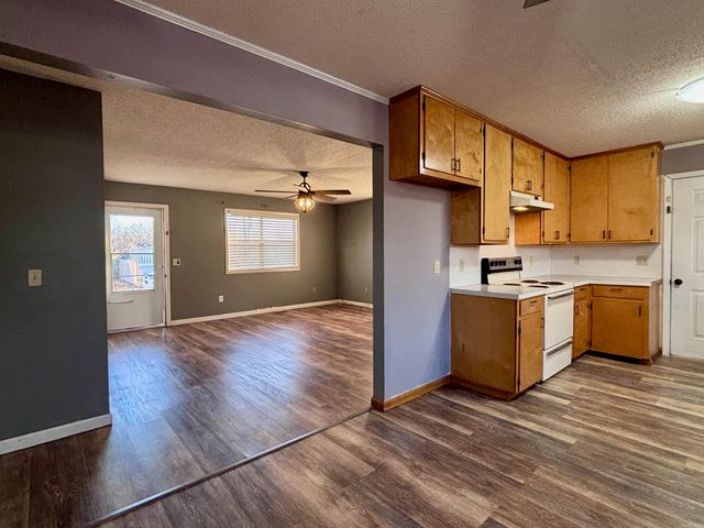 410 E Elm St, Walnut Ridge, AR 72476