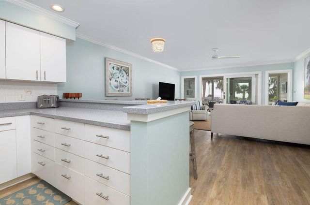 17 Beach Club Villas, Isle Of Palms, SC 29451