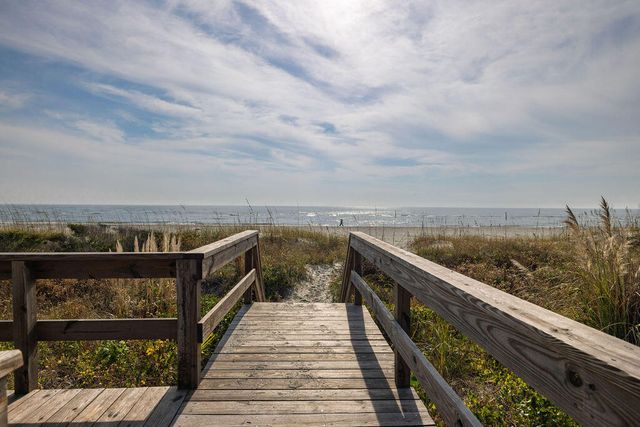 17 Beach Club Villas, Isle Of Palms, SC 29451