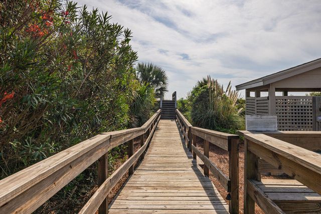 17 Beach Club Villas, Isle Of Palms, SC 29451