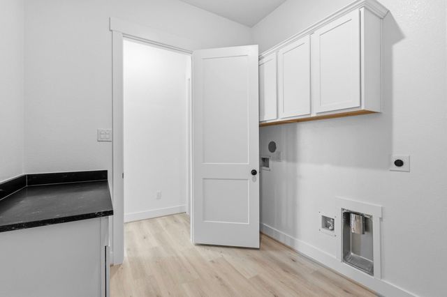 363 Covey Lane, Sealy, TX 77474