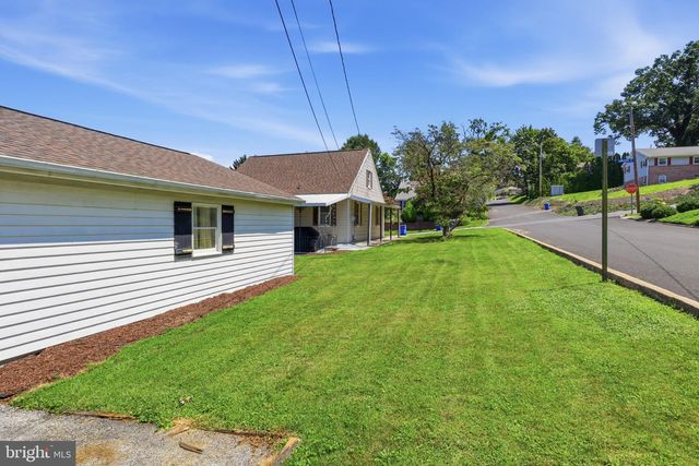 1196 LANCASTER AVE, York, PA 17403