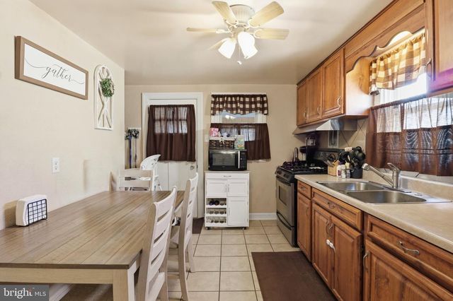 1196 LANCASTER AVE, York, PA 17403