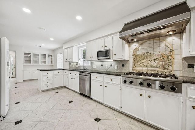 10103 Pine Forest Road, Houston, TX 77042