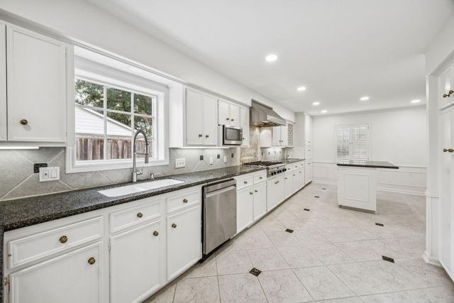 10103 Pine Forest Road, Houston, TX 77042