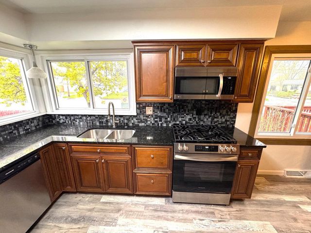 205 W Morgan AVENUE, Milwaukee, WI 53207