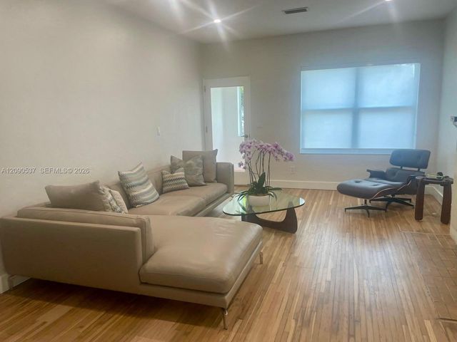 1525 SW 18th Street, Miami, FL 33145