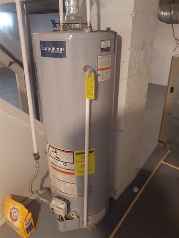 140 LAKE Avenue, Erie, PA 16511