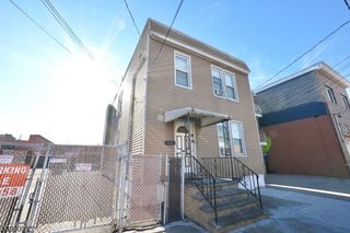 125 Malvern St, Newark City, NJ 07105