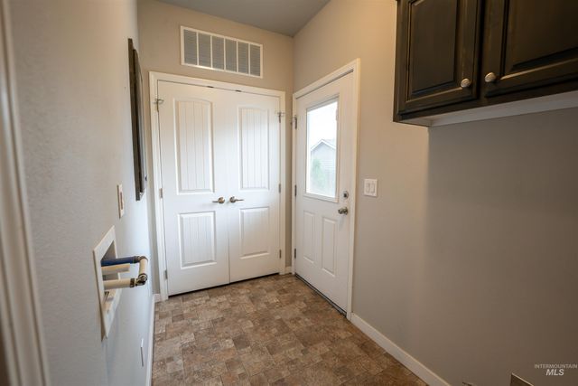 6414 W Russett, Boise, ID 83704