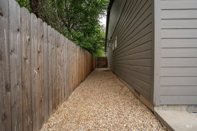 6414 W Russett, Boise, ID 83704