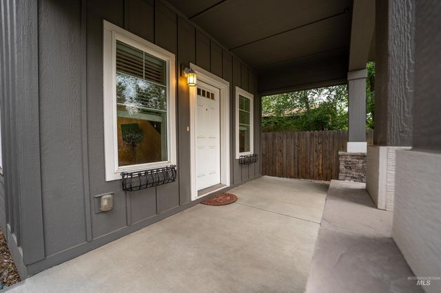 6414 W Russett, Boise, ID 83704