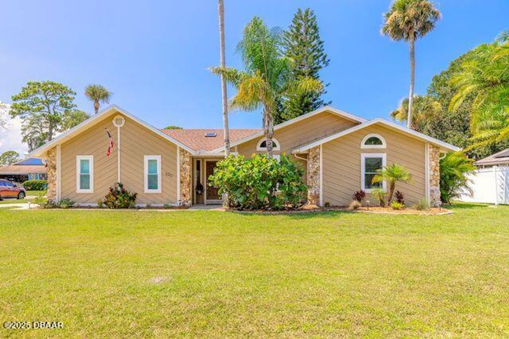 100 Snowgoose Court, Daytona Beach, FL 32119