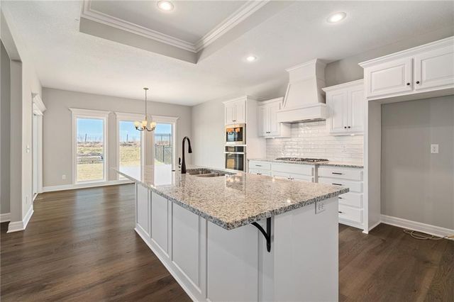 6926 NE 102nd Street, Kansas City, MO 64156